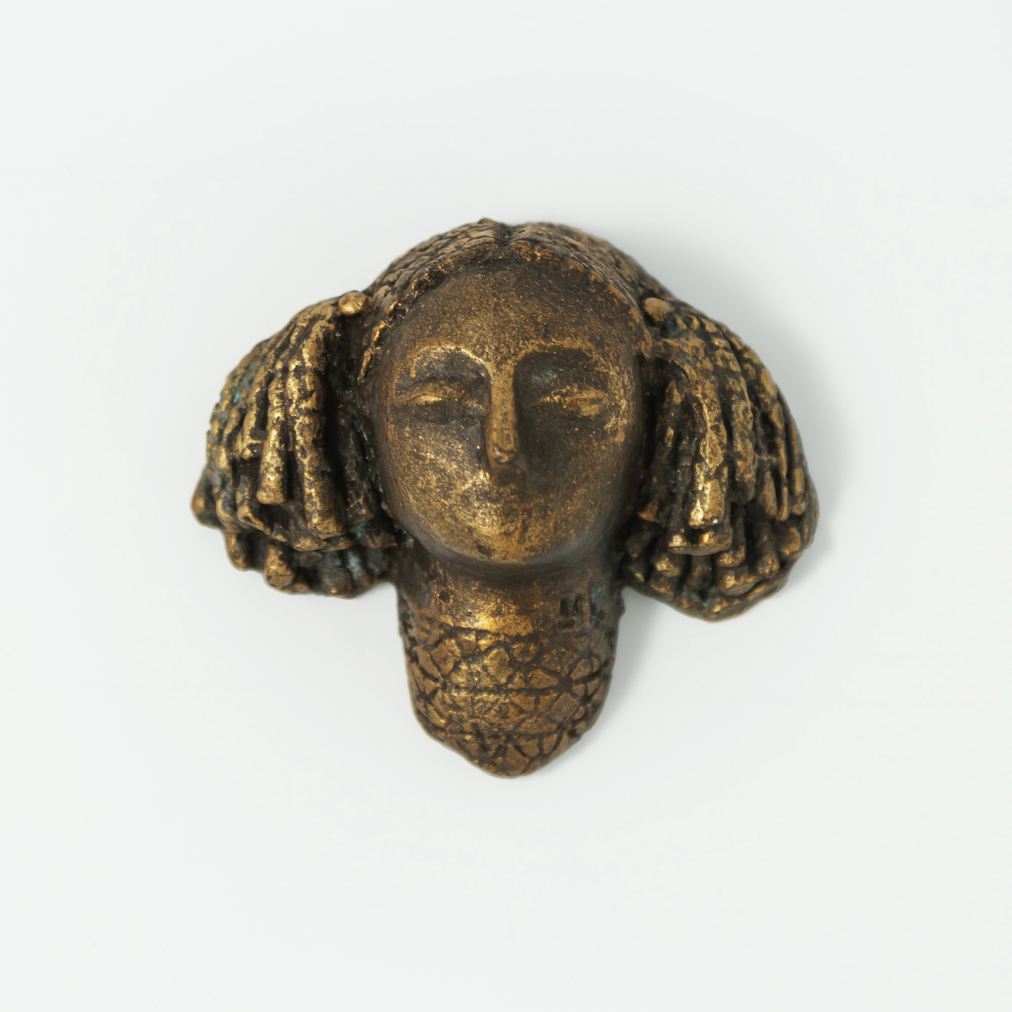 Figur med hästsvansar