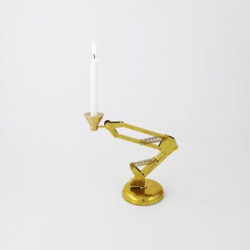 En liten ljusstake, designad av Magnus Liljedahl.